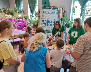 Жители Великого Новгорода принесли на «Зелёную субботу» более 150 книг, игрушек и настолок