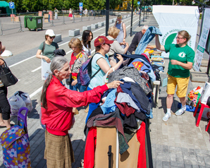 Жители Электростали принесли на «Зелёную субботу» более 1000 книг, игрушек,  настолок и предметов одежды