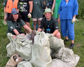 25 мешков мусора убрали «Зеленые» с берегов Борисовских прудов в Москве