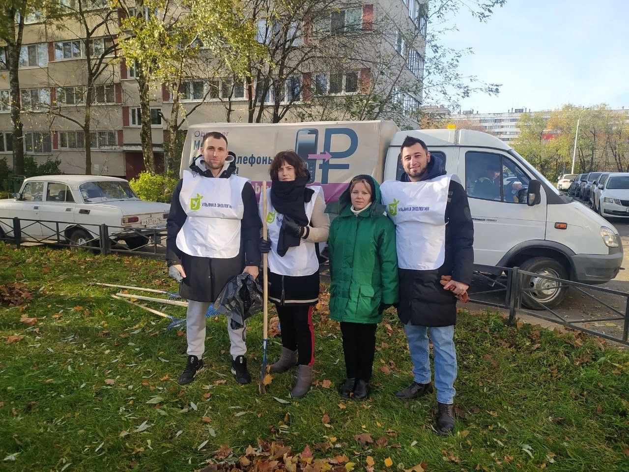 «Зелёные» Санкт-Петербурга убрали мусор с берега р. Новая