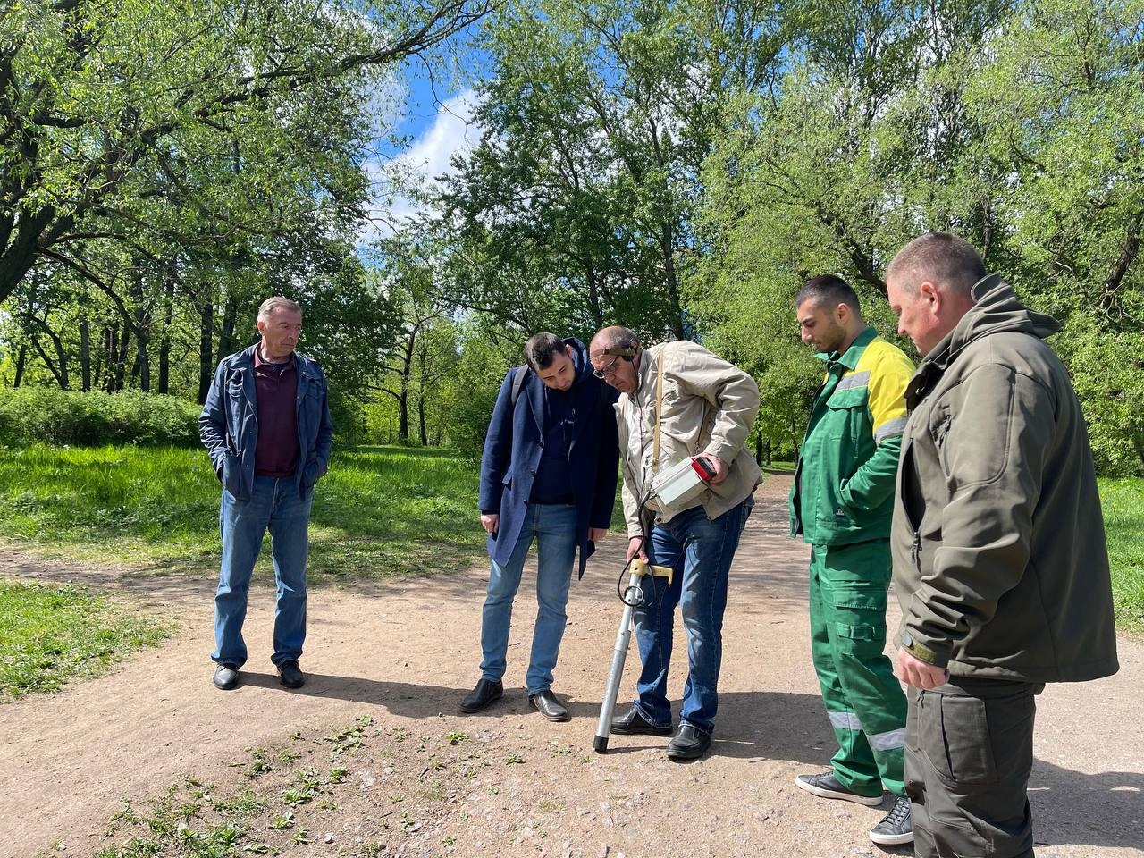 «ЗЕЛЁНЫЕ» Санкт-Петербурга проверили парк Александрино на наличие радиационного грунта