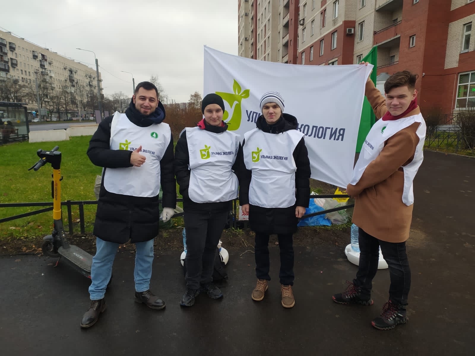 На акции «Сортируй» питерские «Зелёные» собрали еще около 100 подписей за корректировку бюджета по очистке реки Новая