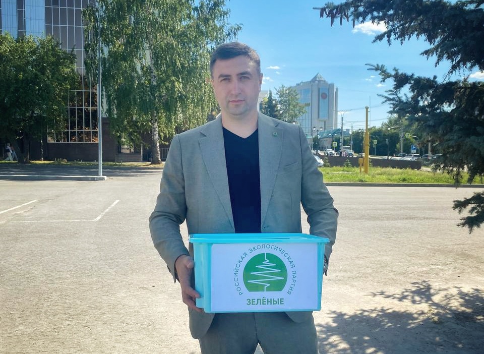 Депутаты Чувашии за Владимира Савинова: кандидат от «ЗЕЛЁНЫХ» собрал подписи для участия в выборах главы региона
