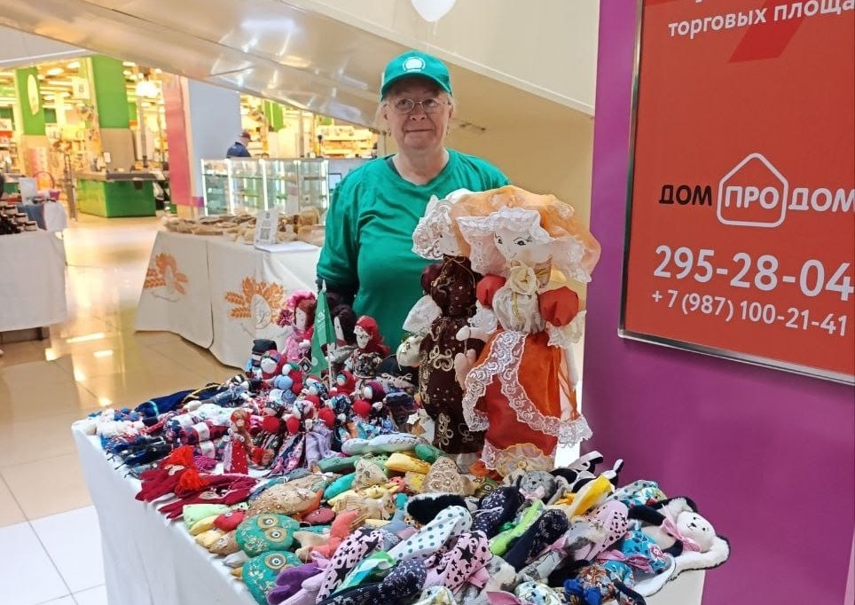 Два миллиона тонн ненужной одежды оказывается на полигонах в России. Как изменить ситуацию узнали жители Уфы на акции «Зелёная суббота» Два миллиона тонн ненужной одежды оказывается на полигонах в России. Как изменить ситуацию узнали жители Уфы на акции «Зелёная суббота»